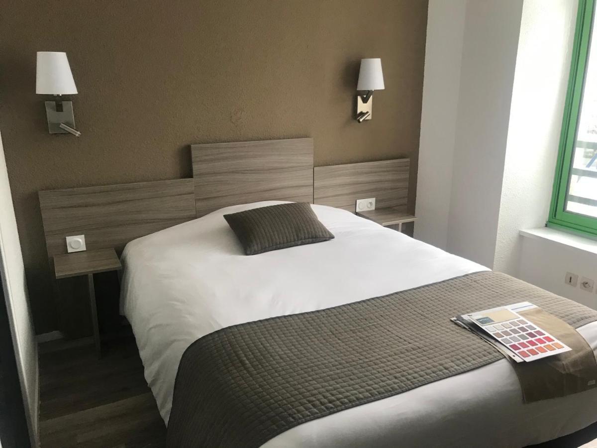 Contact Hotel Du Champ De Mars De סן-בריו מראה חיצוני תמונה