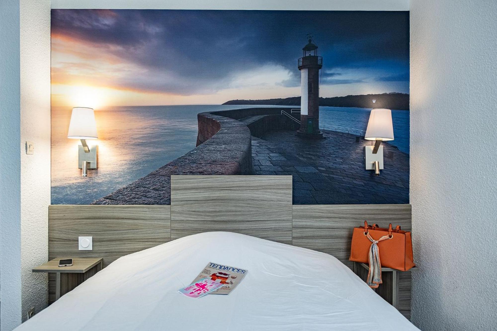 Contact Hotel Du Champ De Mars De סן-בריו מראה חיצוני תמונה