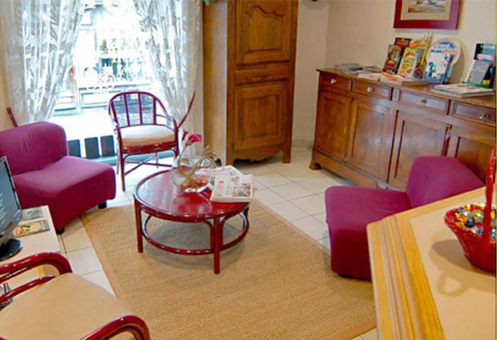Contact Hotel Du Champ De Mars De סן-בריו מראה חיצוני תמונה